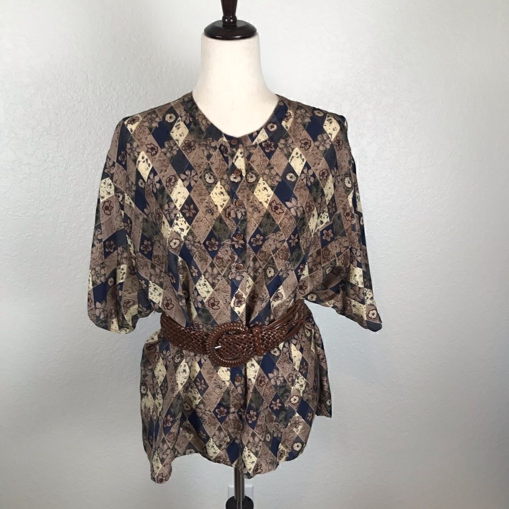Vintage Y2K 100% silk button up blouse 22